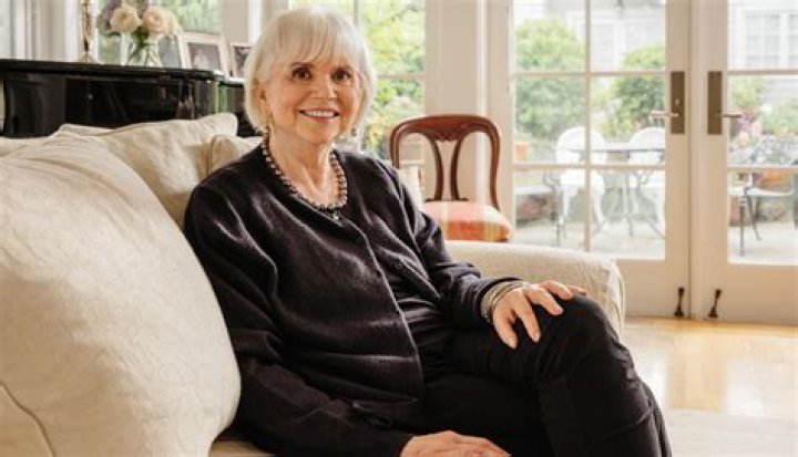 What Medical Condition Does Linda Ronstadt Have? An Update for 2024