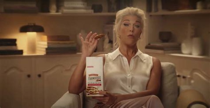 Who Is The Woman In The New AT&amp;T Commercial? Unveiling The Faces of Modern Advertising